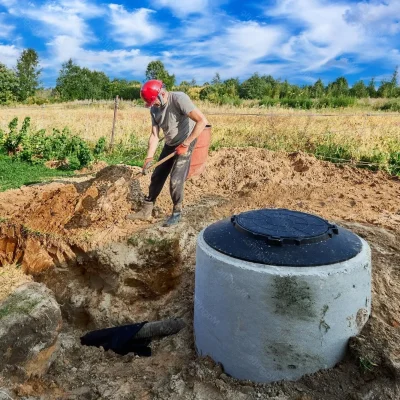 imgi_5_work-construction-autonomous-sewerage-with-septic-tank-system-country-house_351981-6046